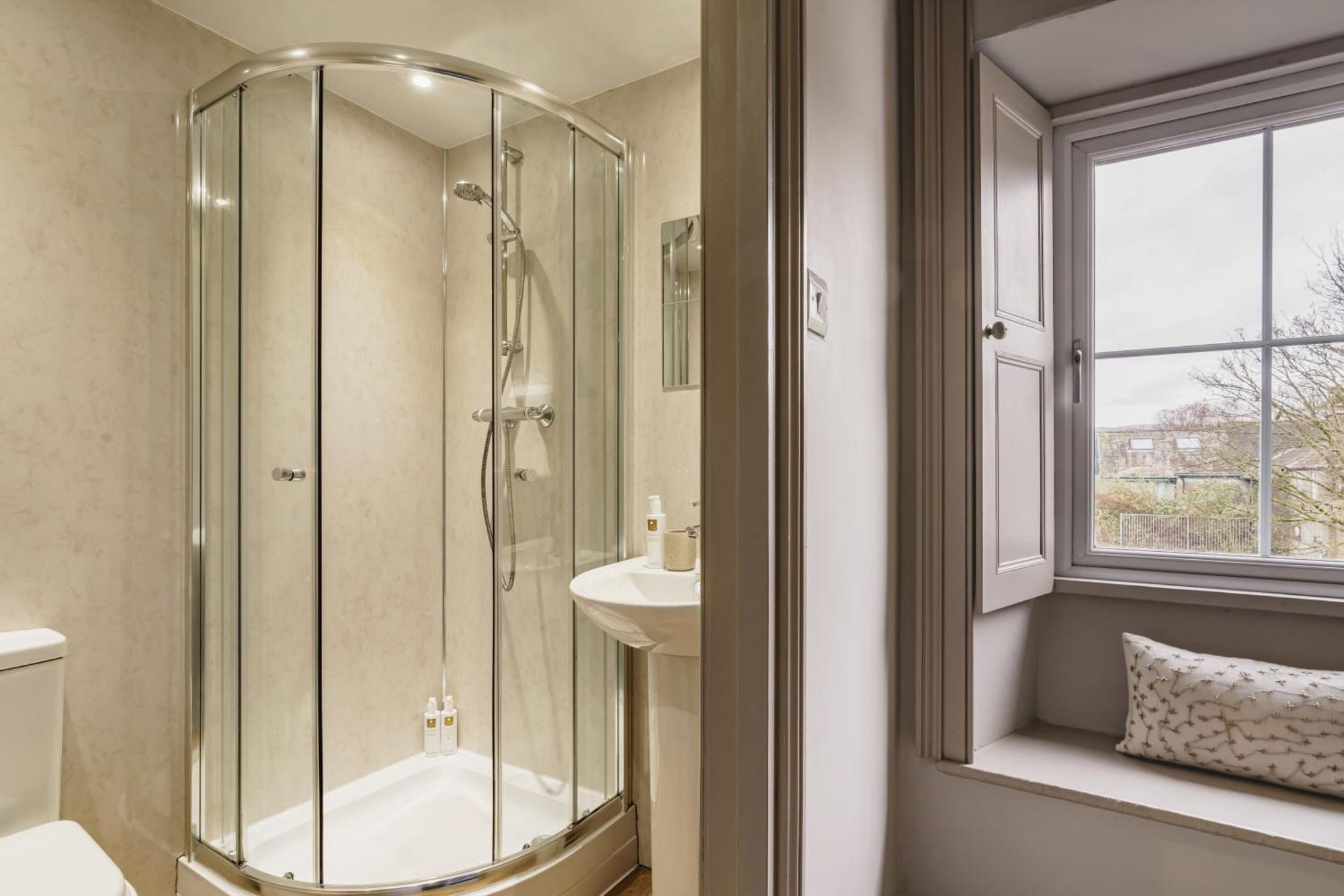 Holiday home Owd Peg's, Traditional Cottage-bowness Centre *