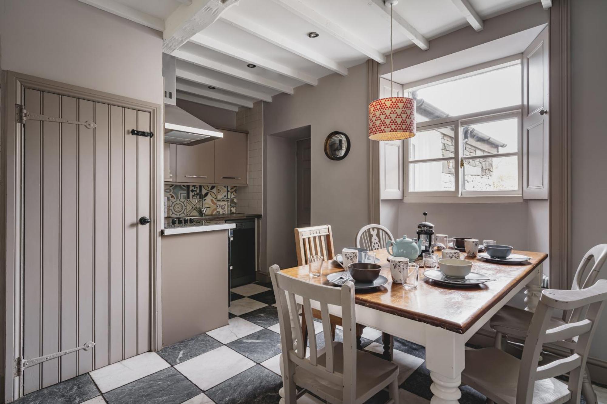 Owd Peg's, Traditional Cottage-bowness Centre Holiday home